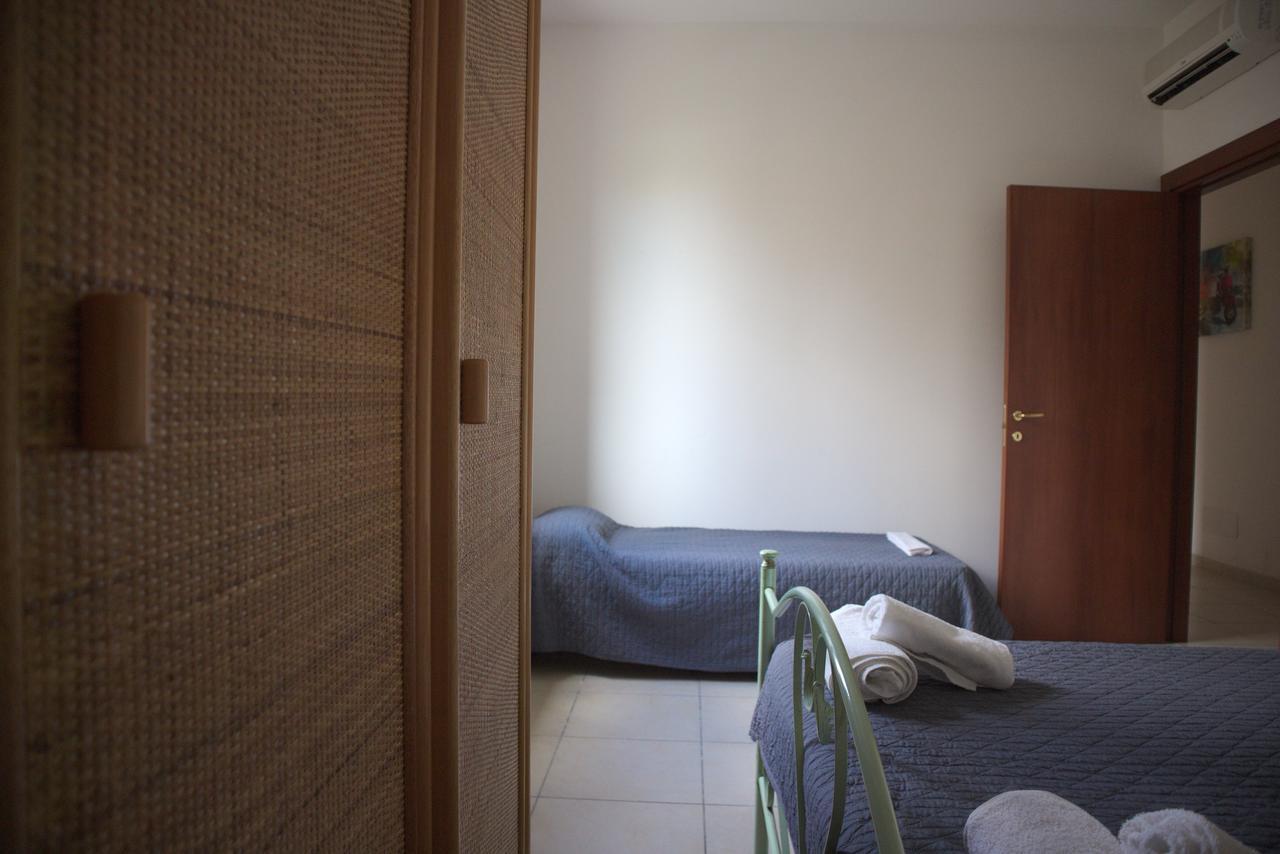 Rooms & Apartments La Spiaggia - غالّيبولي المظهر الخارجي الصورة