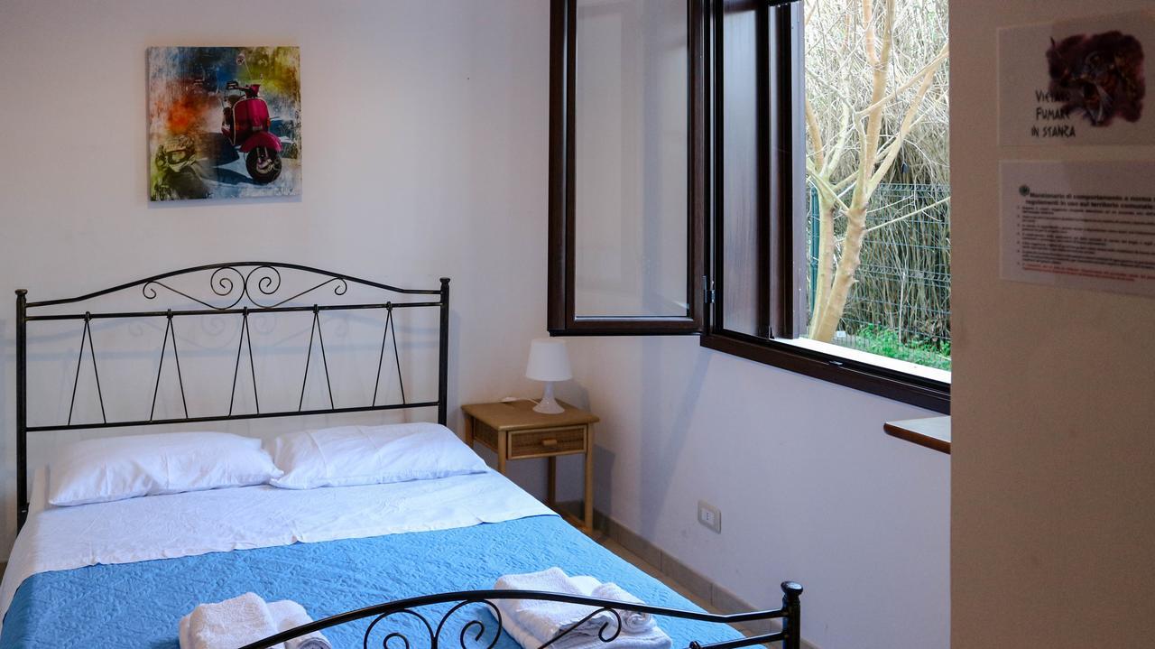 Rooms & Apartments La Spiaggia - غالّيبولي المظهر الخارجي الصورة
