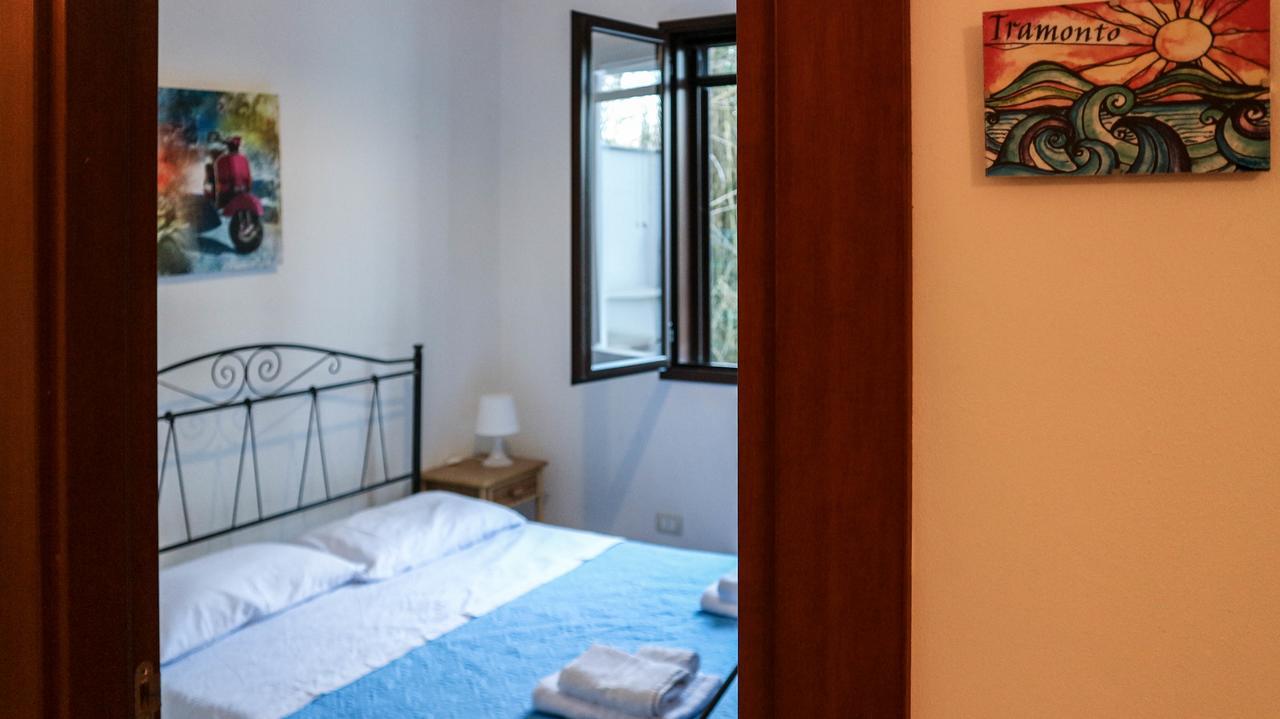 Rooms & Apartments La Spiaggia - غالّيبولي المظهر الخارجي الصورة