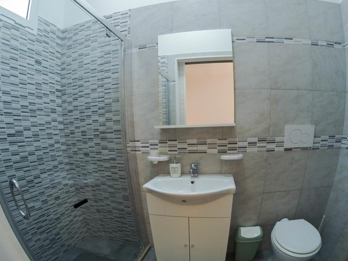 Rooms & Apartments La Spiaggia - غالّيبولي المظهر الخارجي الصورة