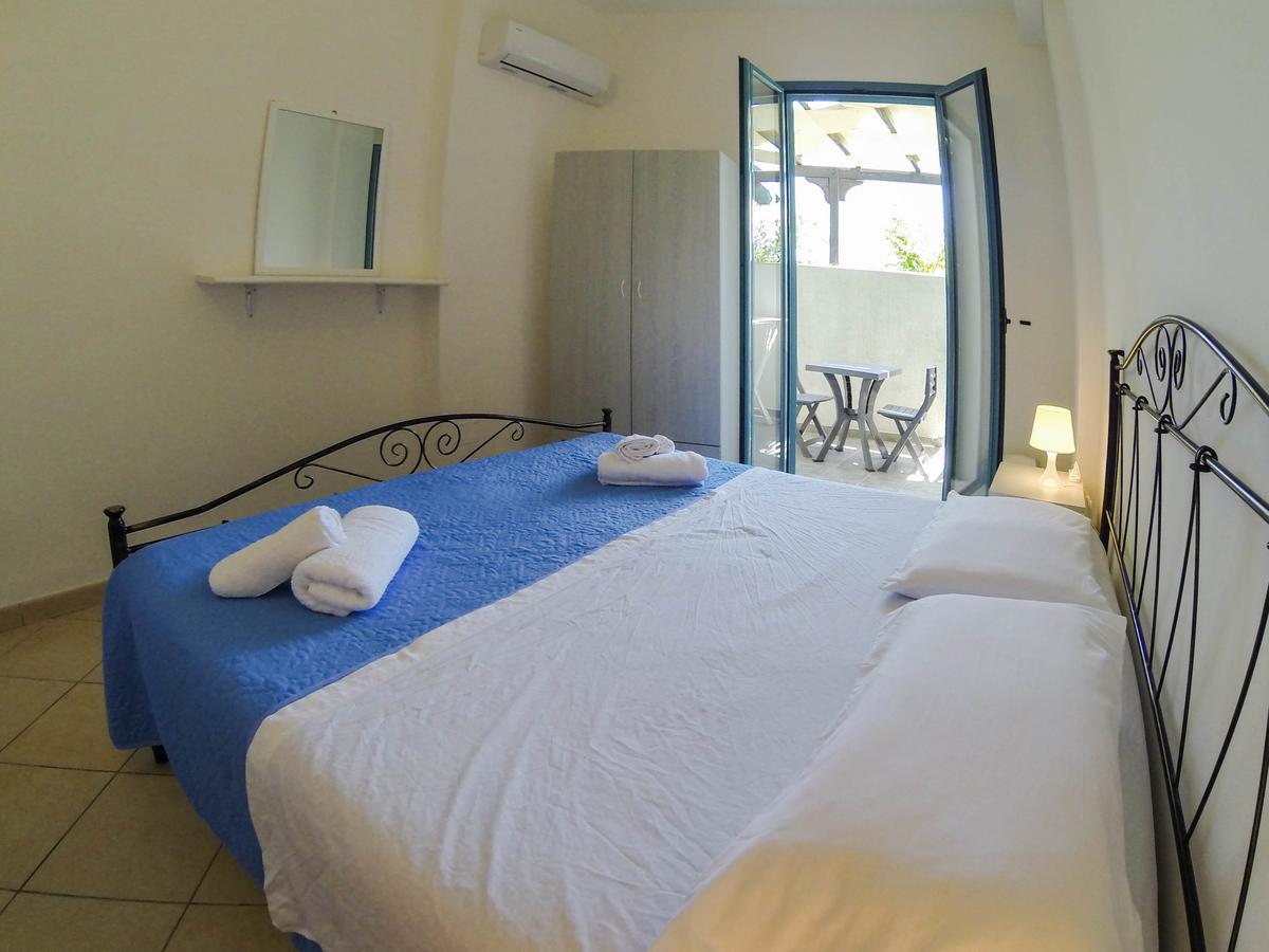 Rooms & Apartments La Spiaggia - غالّيبولي المظهر الخارجي الصورة