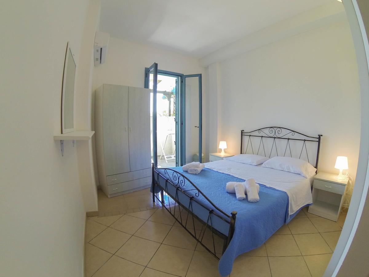 Rooms & Apartments La Spiaggia - غالّيبولي المظهر الخارجي الصورة