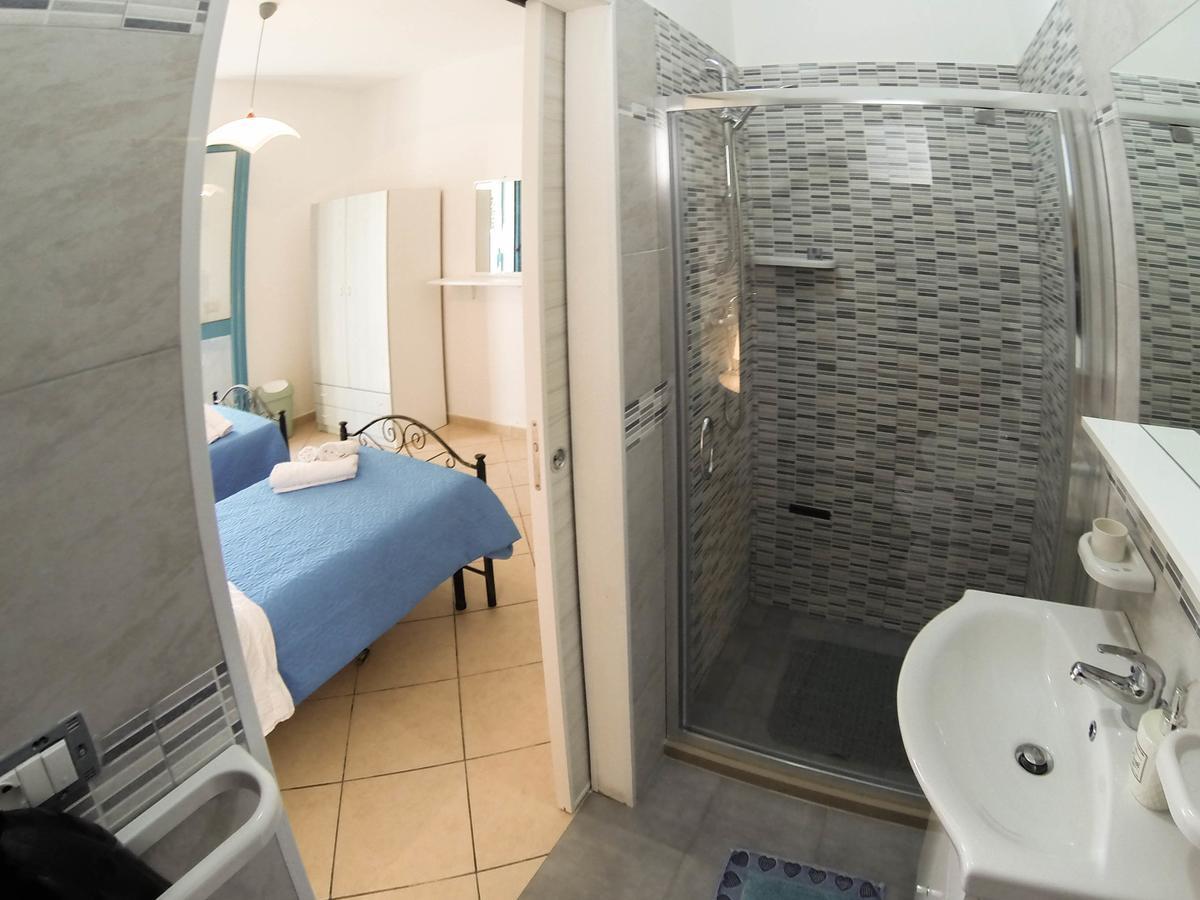 Rooms & Apartments La Spiaggia - غالّيبولي المظهر الخارجي الصورة